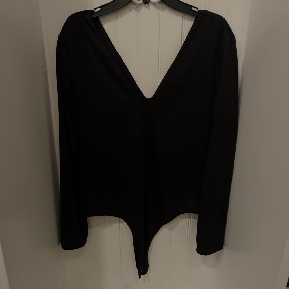 Women’s V-Neck Long Sleeve Bodysuit - Black